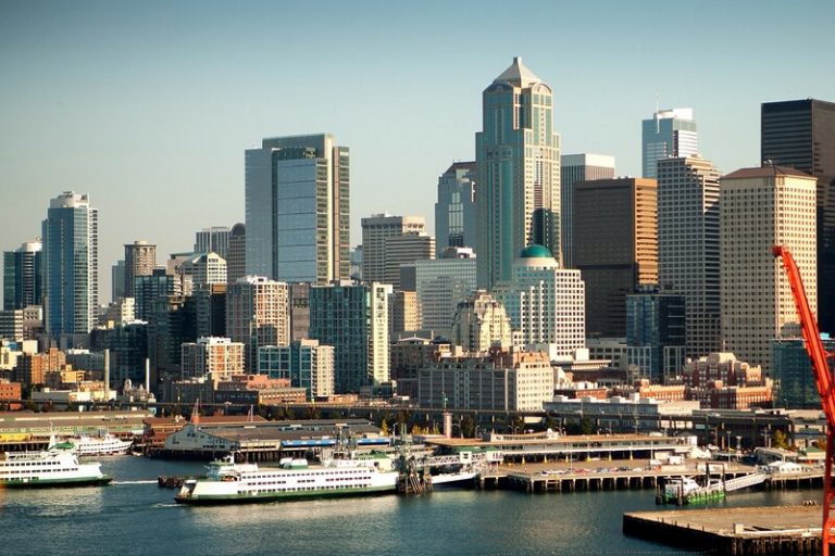 Lee más sobre el artículo Descubre los 15 mejores lugares para salir en la noche en Seattle